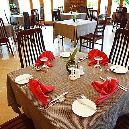 Raza Gyo Hotel Bagan Exterior photo
