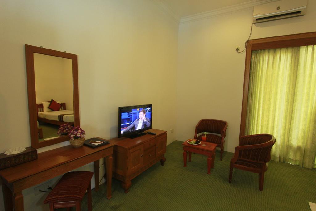 Raza Gyo Hotel Bagan Exterior photo