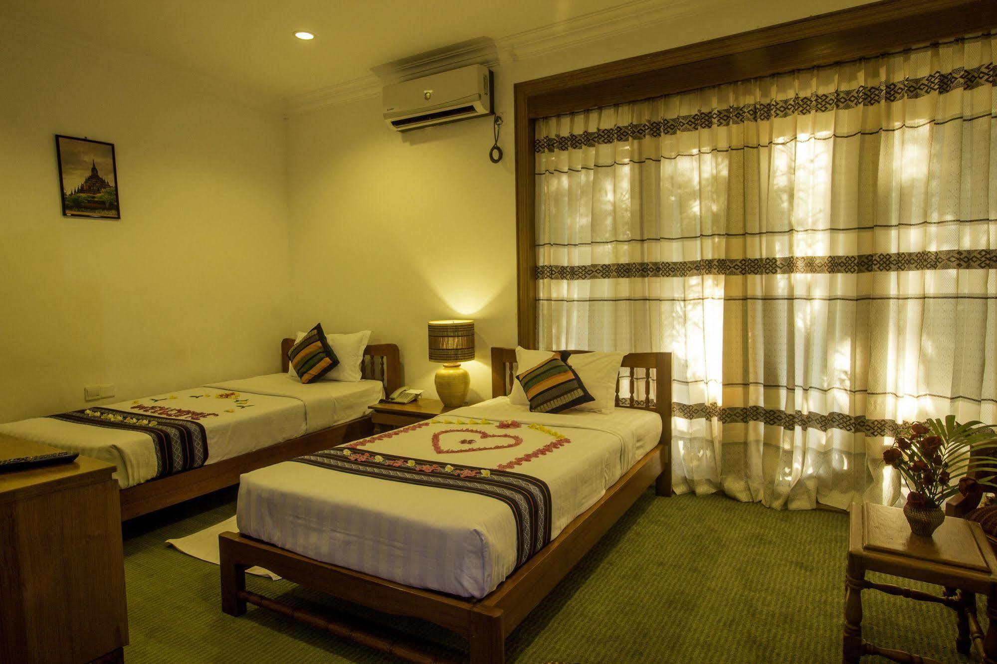 Raza Gyo Hotel Bagan Exterior photo