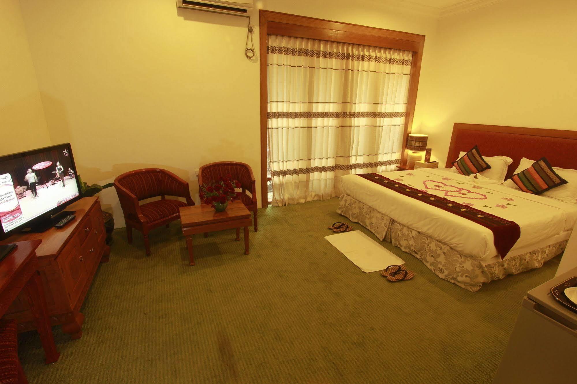 Raza Gyo Hotel Bagan Exterior photo